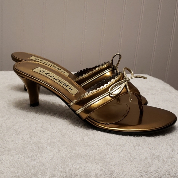 NWOT Gallery slip on toe thong sandals, gold, 6 - Picture 2 of 6
